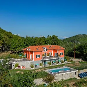 https://agriturismo-cascina-trevo.hotelitalianriviera.com
