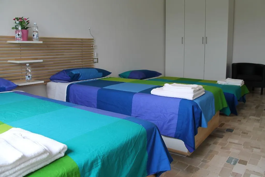 Stephenson Apartment Milano 0*,