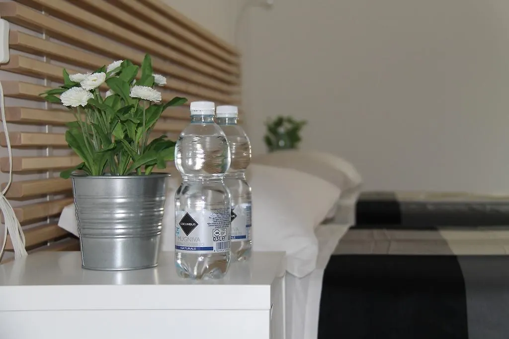 Stephenson Apartment Milano 0*,  Italien